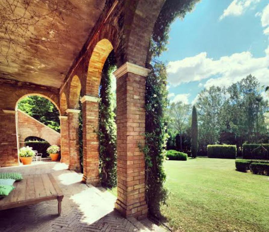 Castello Di San Fabiano Pensionat Monteroni dʼArbia Exteriör bild